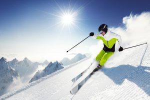 Спуск на горных лыжах
