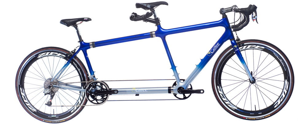 Синий велосипед-тандем